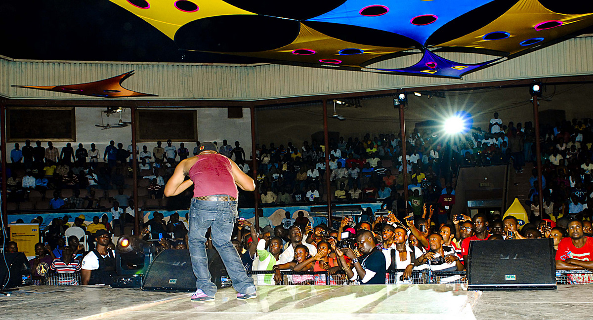 Naeto C cheers the Crowd (9) MTN POWER OF 10 CONCERT  DR SID, NAETO C, 9ICE OTHERS THRILL FANS IN MAKURDI AND ENUGU