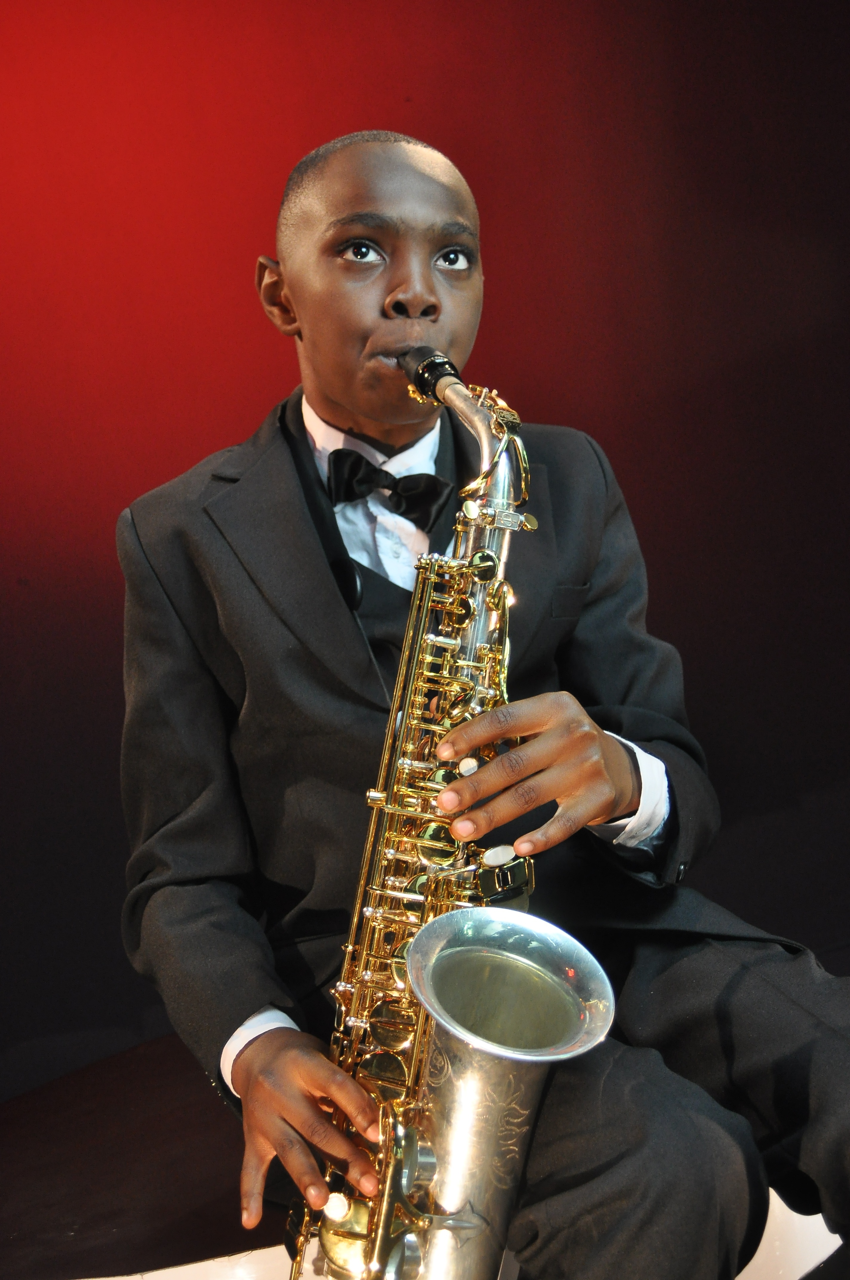 VIDEO: Yemi Sax Presents 10-Year-Old Saxophonist "TJ SAX ... - 2848 x 4288 jpeg 2369kB